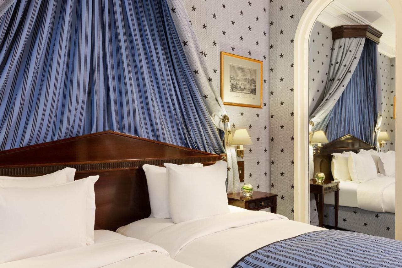 Le Dokhan's Arc De Triomphe, A Tribute Portfolio 5* Paris