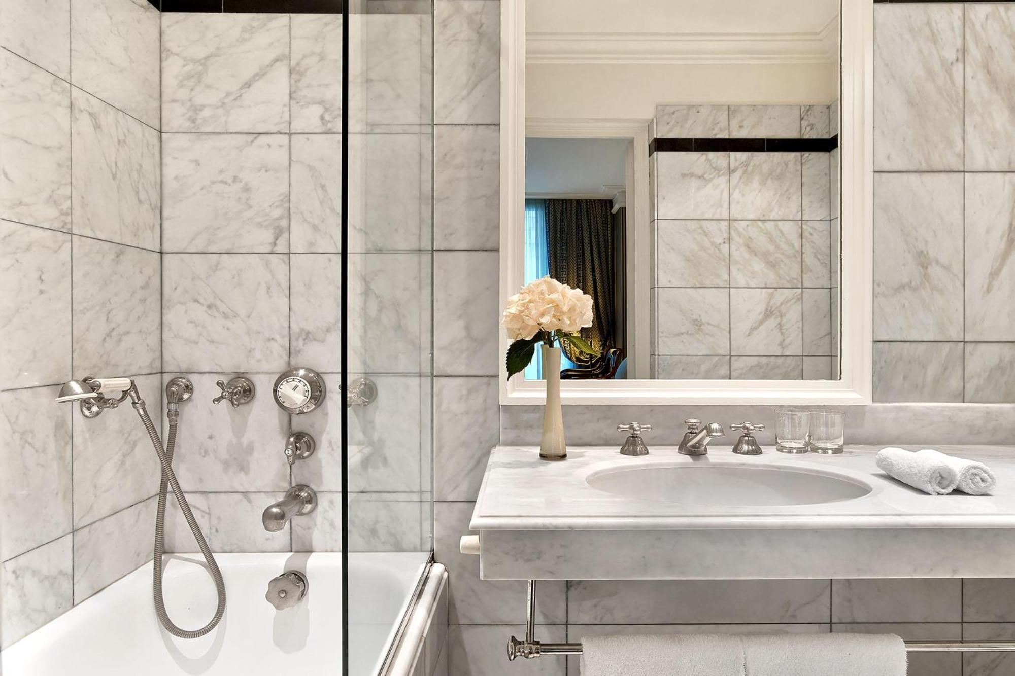 Le Dokhan's Arc De Triomphe, A Tribute Portfolio Hotel Parigi