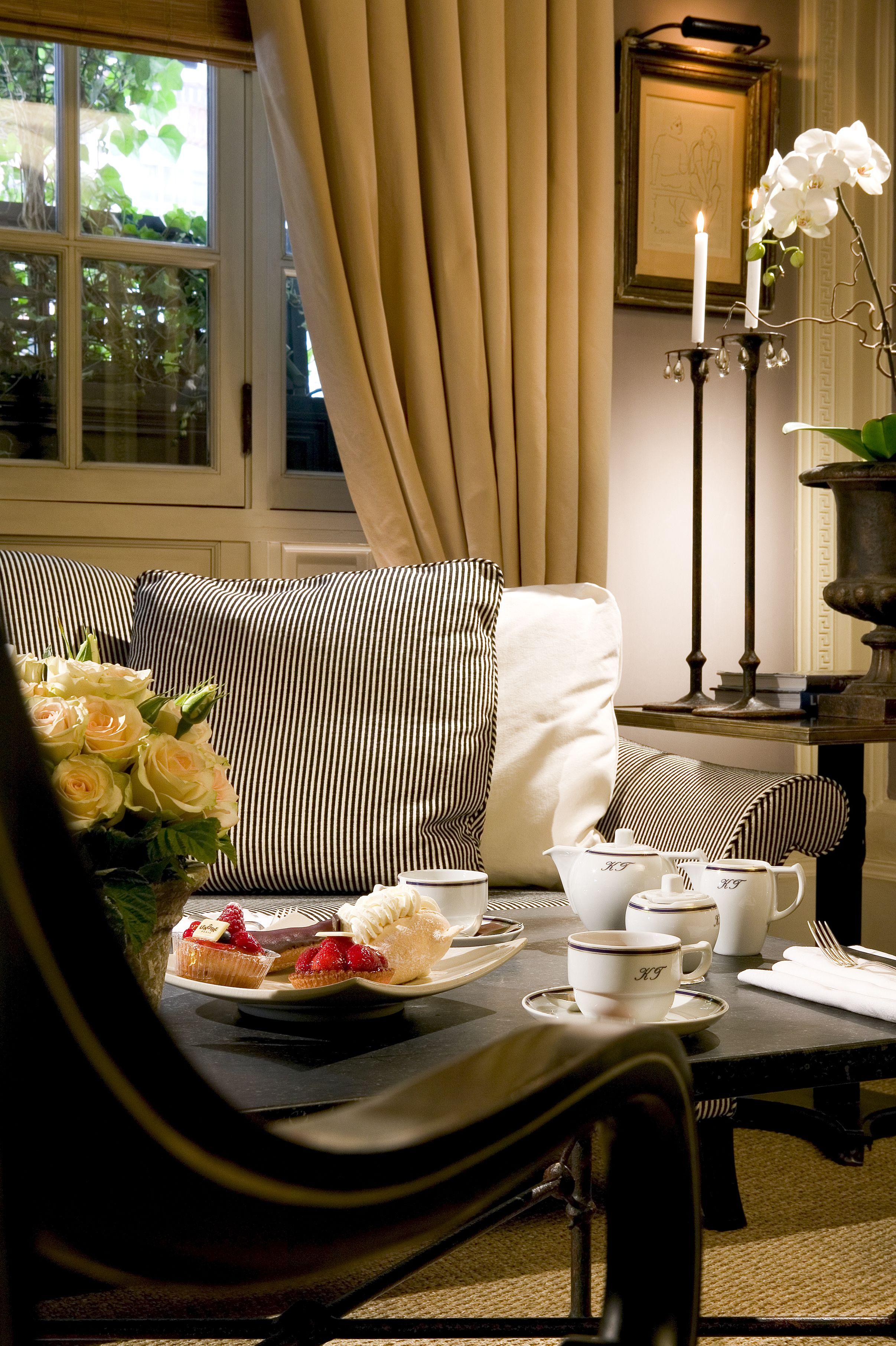 Le Dokhan's Arc De Triomphe, A Tribute Portfolio