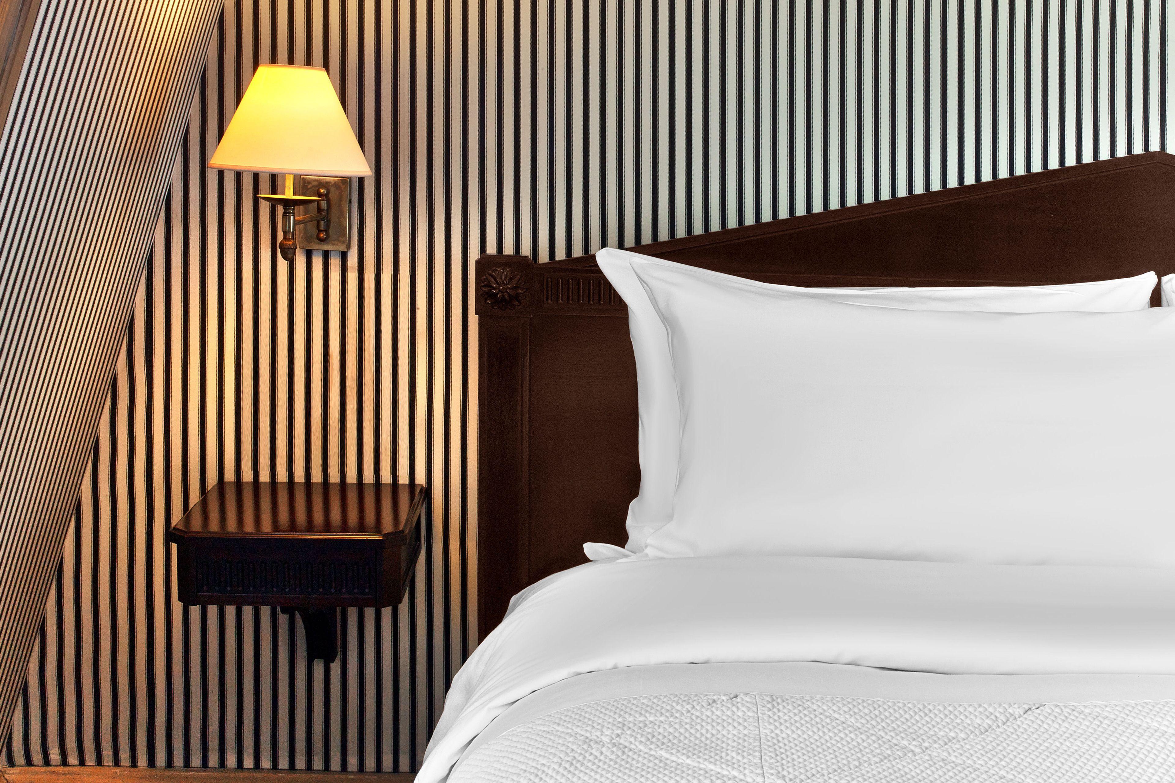 Le Dokhan's Arc De Triomphe, A Tribute Portfolio